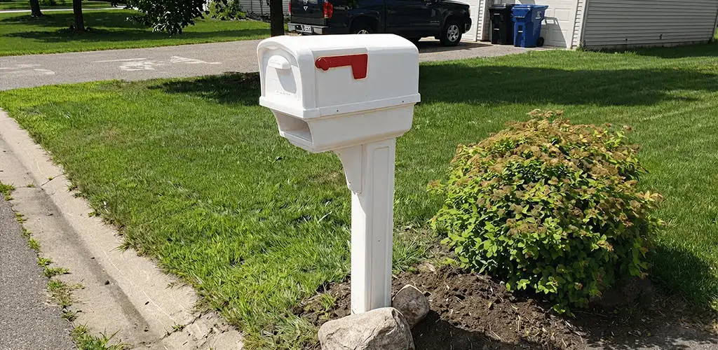 Mailbox installation for a residential curbside mailbox in Knoxville, TN